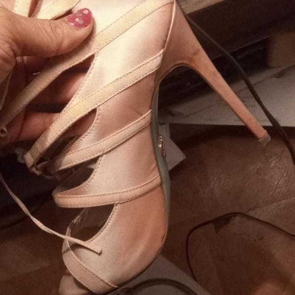 Woman's boot heel - Picture 4 of 8